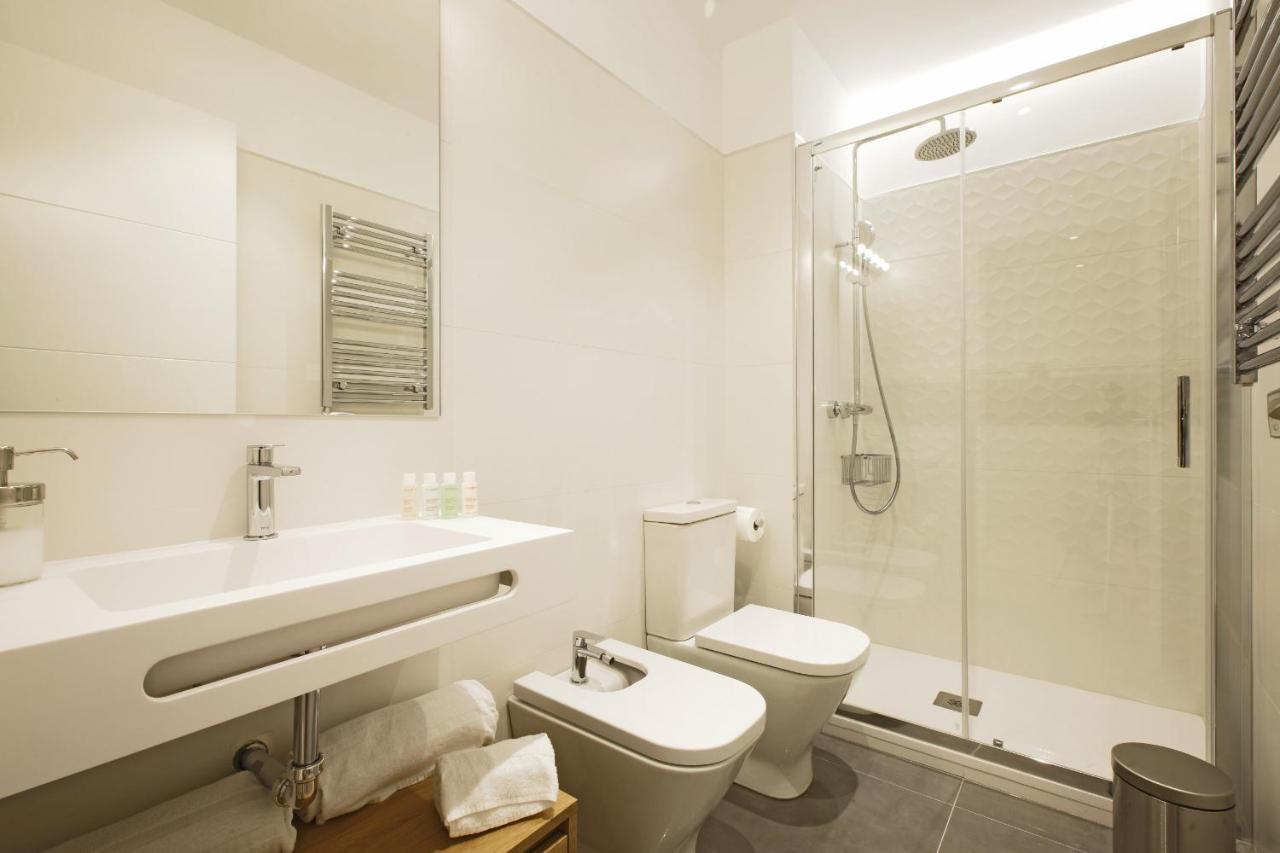 Gran Via Suites Madrid Exterior foto